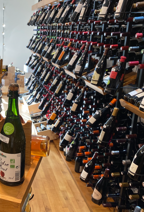 Plus de 700 références de vins, champagnes et spiritueux CAVAVIN Périgueux